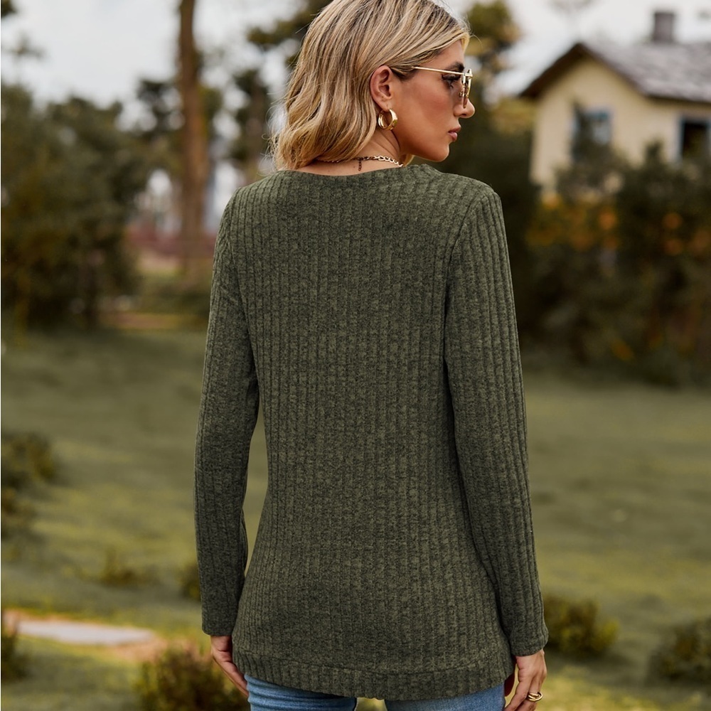 Classic Chic Ribbed V-Neck Sweater - Picture 3 of 4